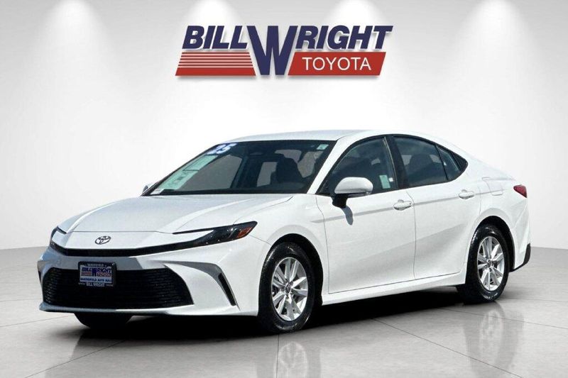 Used 2025 Toyota Camry LEImage 7