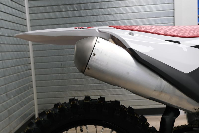 NEW 2026 YAMAHA YZ250F 70TH ANNIVERSARY EDITION Image 17