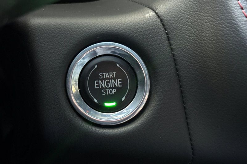 Used 2023 Chevrolet Suburban RSTImage 28