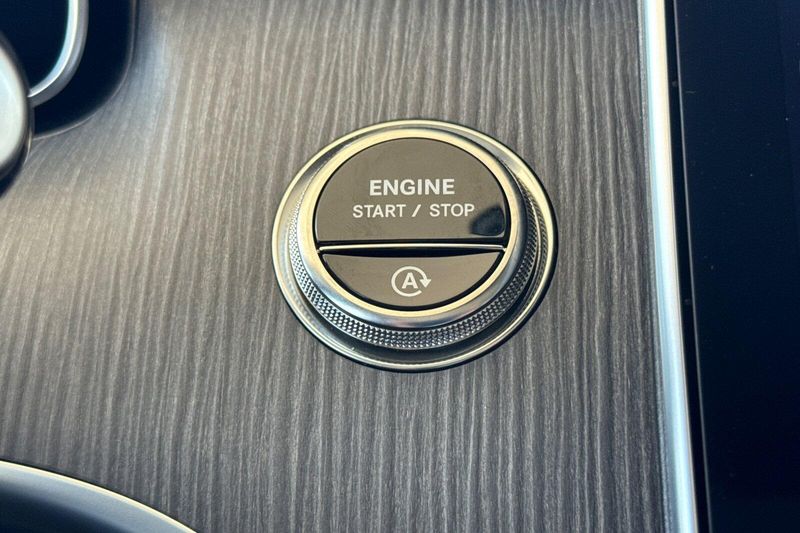 New 2026 Mercedes-Benz C-Class C 300Image 18