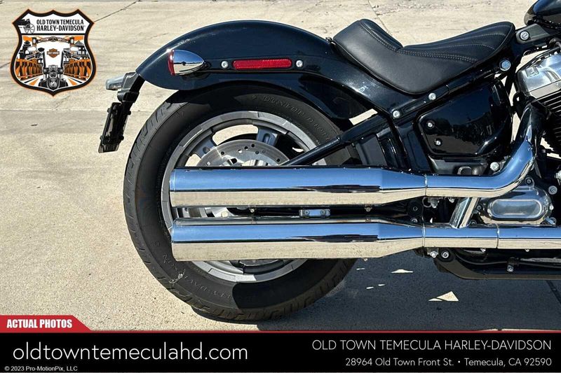 2023 Harley-Davidson Softail in a Black exterior color. BMW Motorcycles of Temecula – Southern California (951) 506-6903 bmwmotorcyclesoftemecula.com 