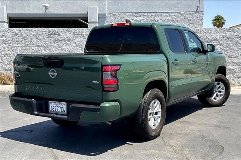 Used 2024 Nissan Frontier SVImage 13