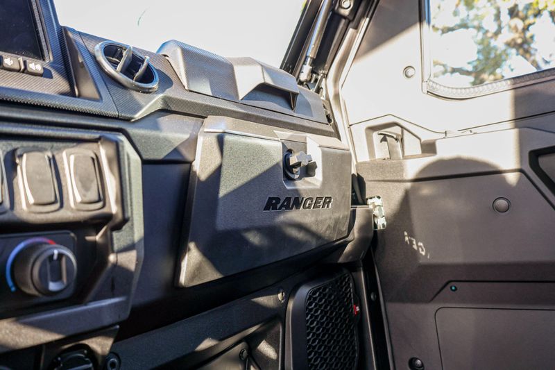 NEW 2026 POLARIS RANGER CREW XP 1000 NORTHSTAR EDITION PREMIUM Image 4