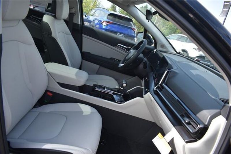 2025 Kia Sportage EXImage 13