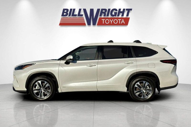 Used 2026 Toyota Highlander Hybrid XLEImage 6