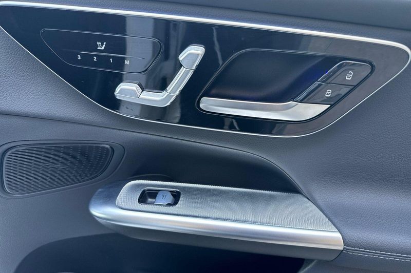 Used 2024 Mercedes-Benz GLC 300Image 20