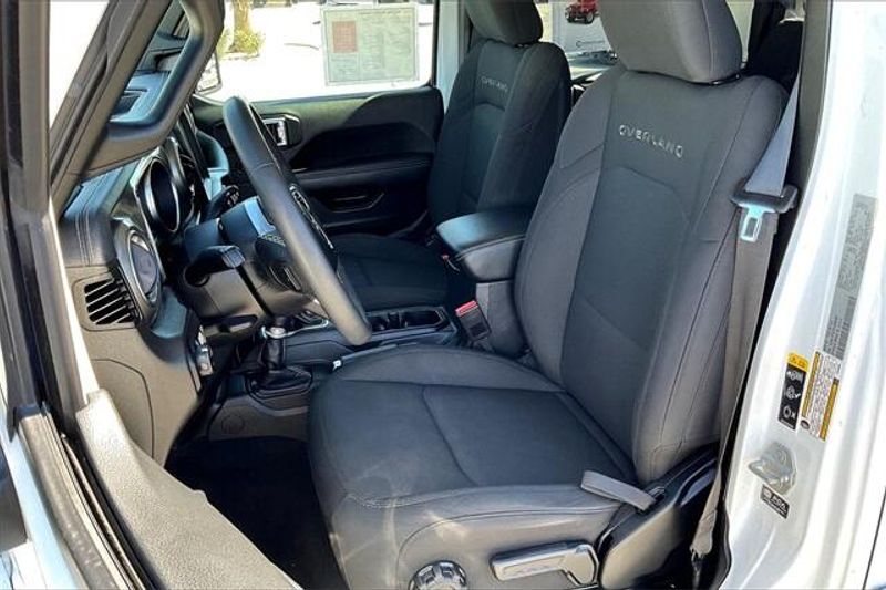 2023 Jeep Gladiator Overland photo 23