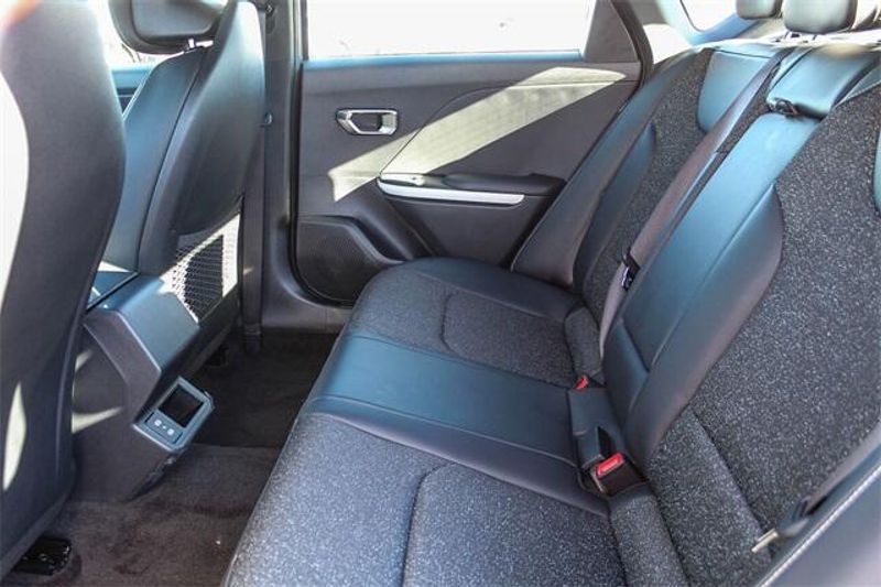 New 2025 Kia K4 GT-LineImage 11