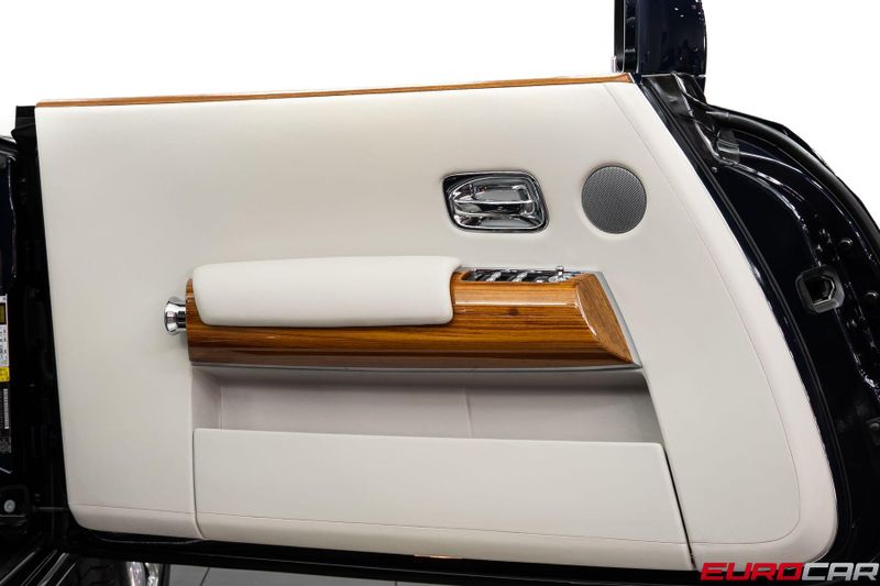 2010 Rolls-Royce Phantom Drophead Coupe *RARE INTERIOR * IMMACULATE CONDITION*Image 24