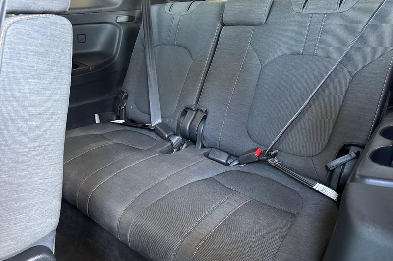 Used 2023 Honda Pilot SportImage 17