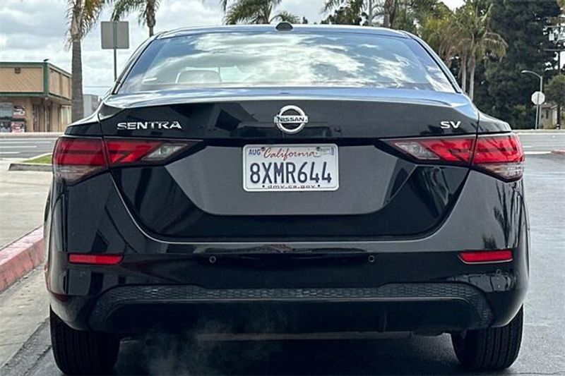 2021 Nissan Sentra SVImage 5