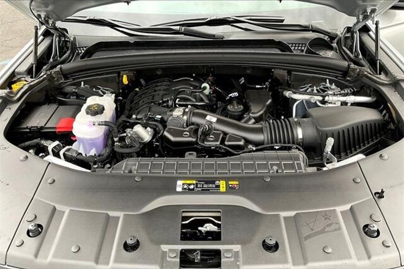 New 2025 Jeep Grand Cherokee Altitude 4x2Image 9