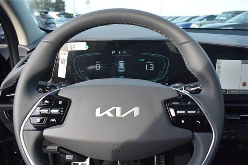 New 2025 Kia Niro EX TouringImage 27