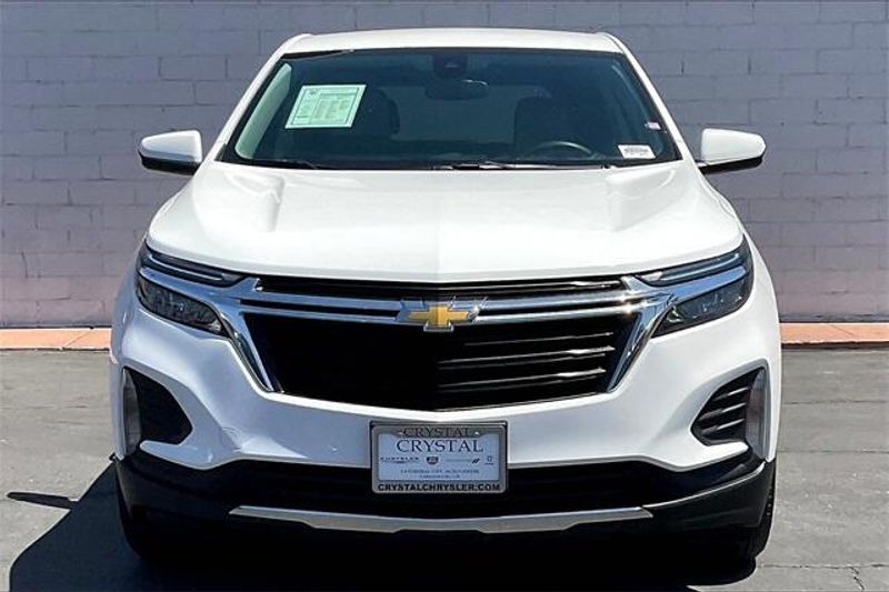 2023 Chevrolet Equinox LTImage 2