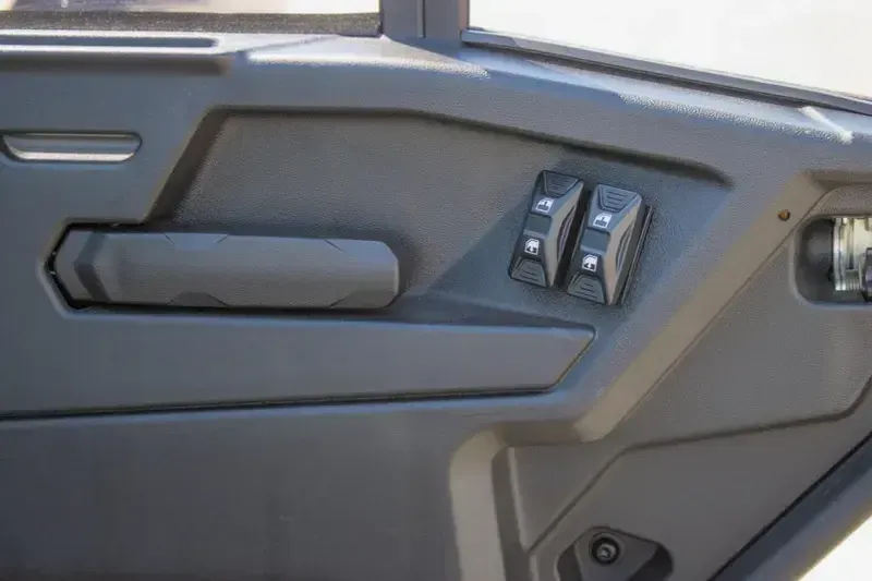 NEW 2026 CAN-AM DEFENDER PRO LIMITED CAB HD10 Image 11