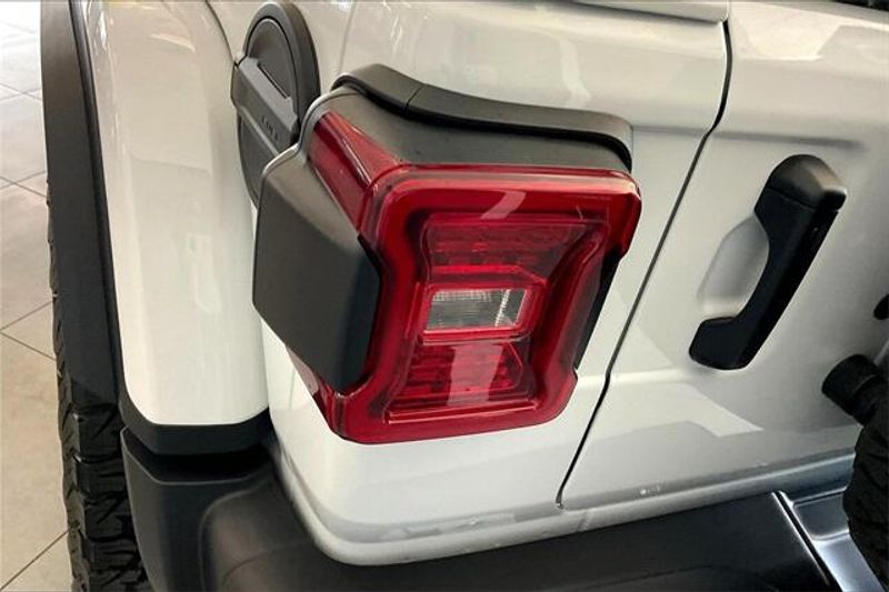 New 2025 Jeep Wrangler 4-door Rubicon 392Image 12