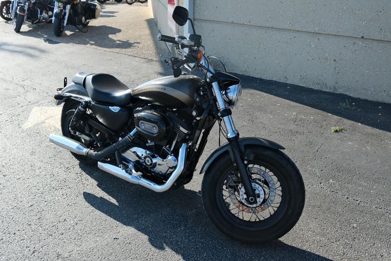 USED 2019 HARLEY SPORTSTER 1200 CUSTOM Image 1