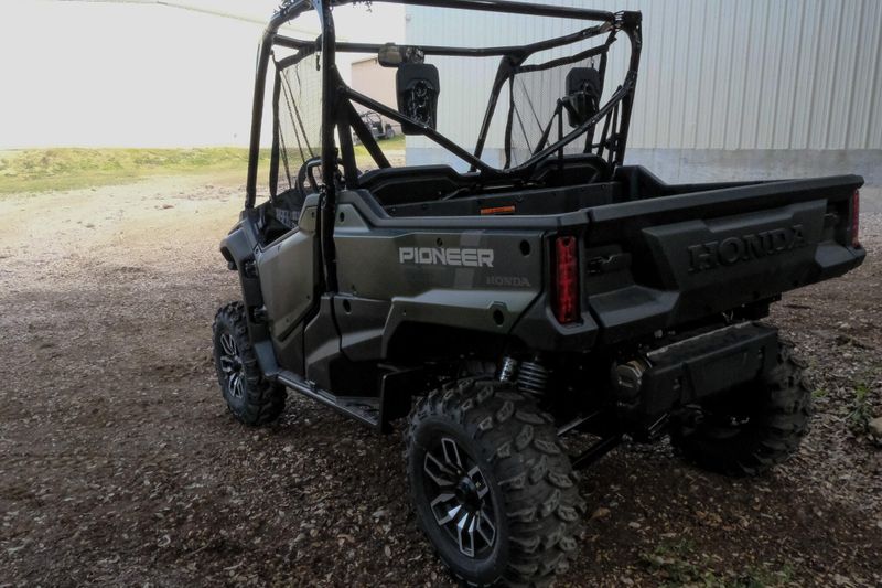 2025 Honda PIONEER 1000 TRAIL MATTE GREEN METALLICImage 15