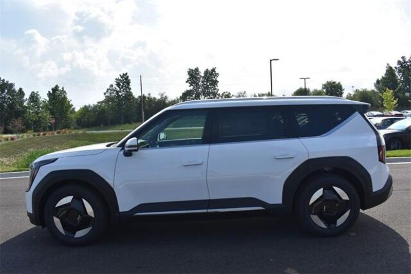New 2026 Kia EV9 WindImage 6