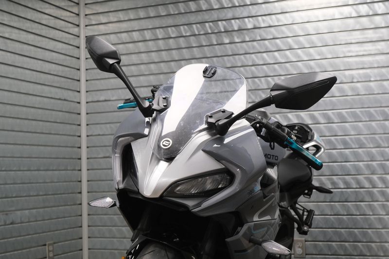 USED 2023 CFMOTO 300SS Image 9