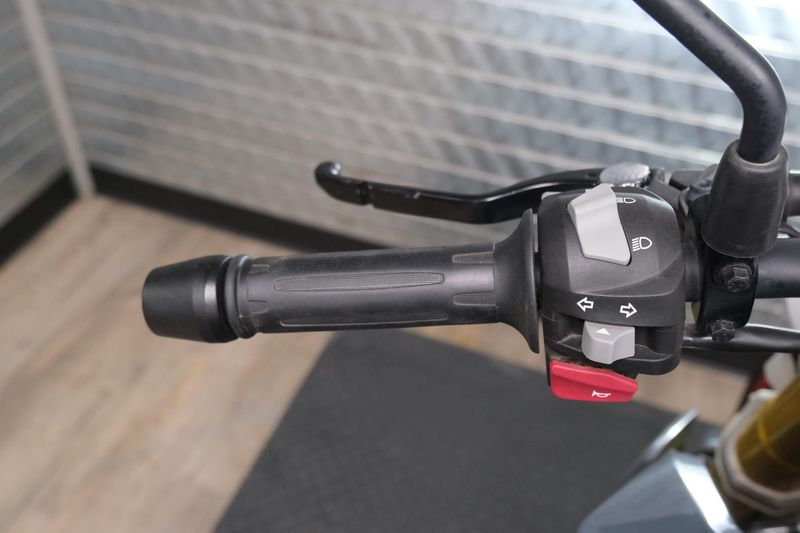 USED 2022 BMW G 310 R Image 18