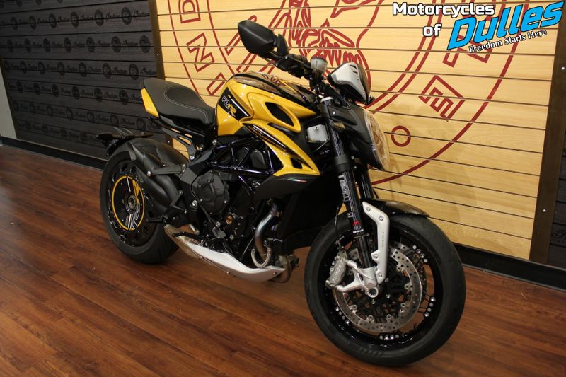2023 MV Agusta Dragster RR SCS Image 2