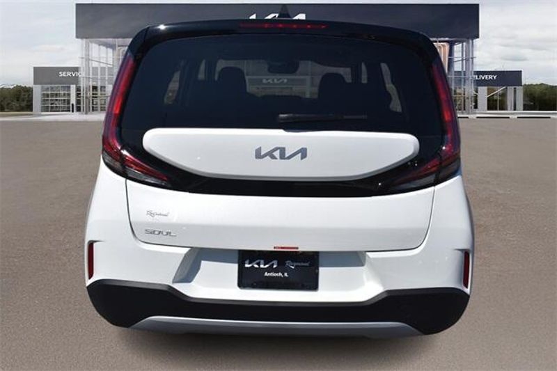 New 2025 Kia Soul LXImage 4