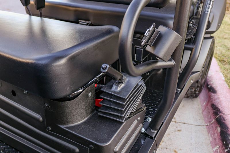 NEW 2026 KAWASAKI MULE 4010 TRANS4X4 Image 9