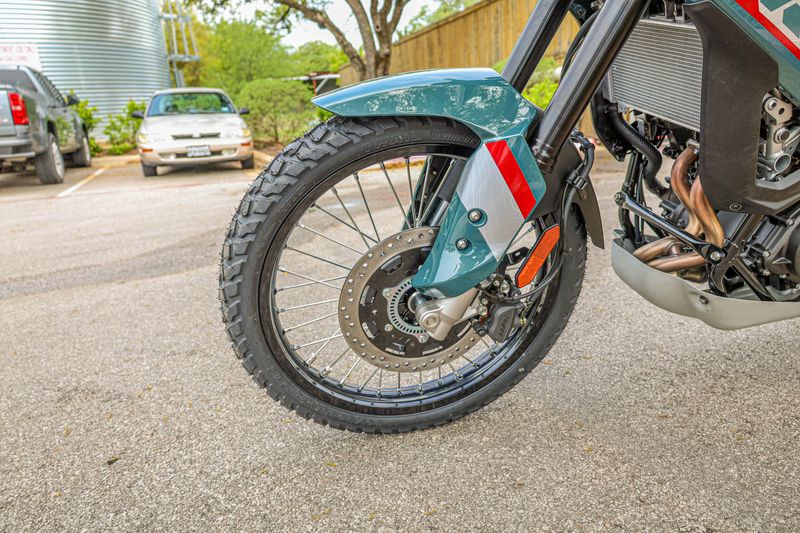 NEW 2026 KAWASAKI KLE 500 ABS SE Image 7