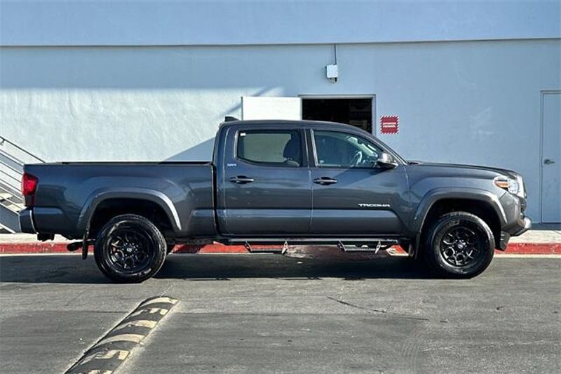Used 2022 Toyota Tacoma Image 3