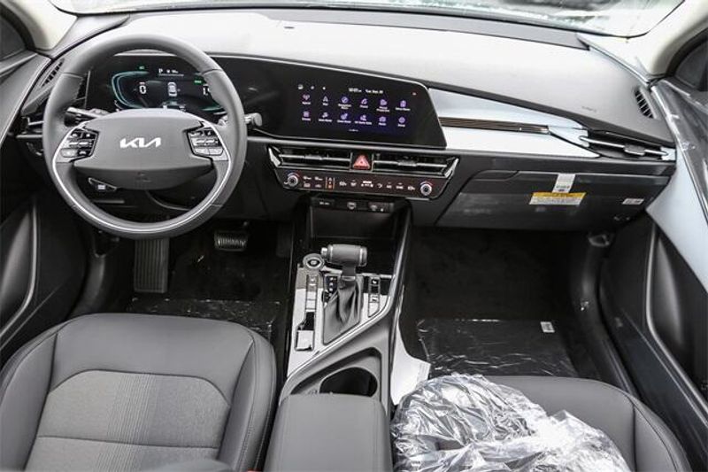 New 2025 Kia Niro EXImage 5