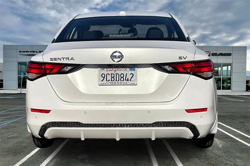 2022 Nissan Sentra SVImage 3
