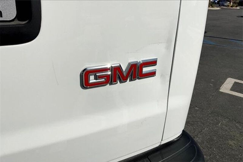 2021 GMC Savana Cargo Work VanImage 28