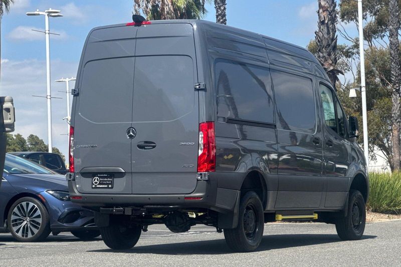 New 2026 Mercedes-Benz Sprinter 2500 Cargo 144 WBImage 4