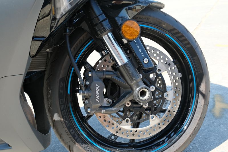 USED 2025 KAWASAKI NINJA ZX6R ABS Image 10