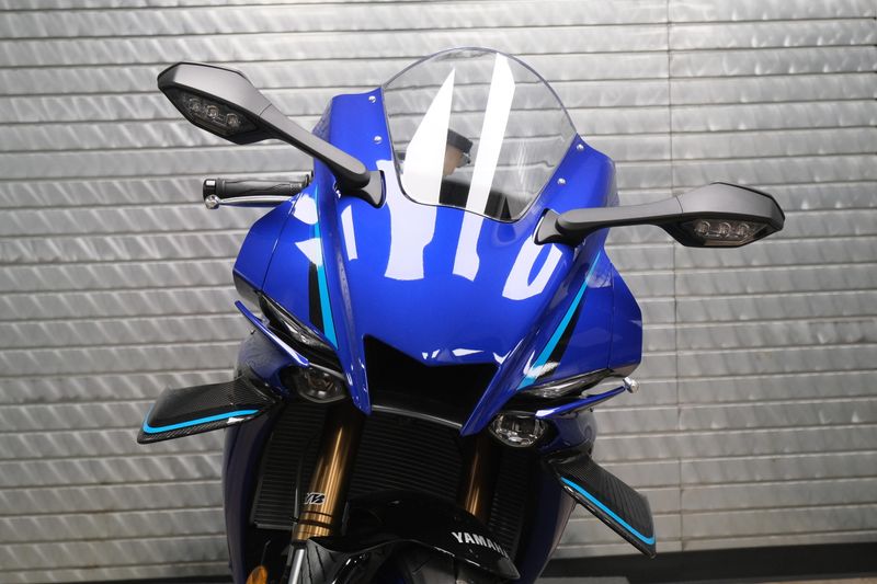 NEW 2026 YAMAHA YZF-R1 Image 9