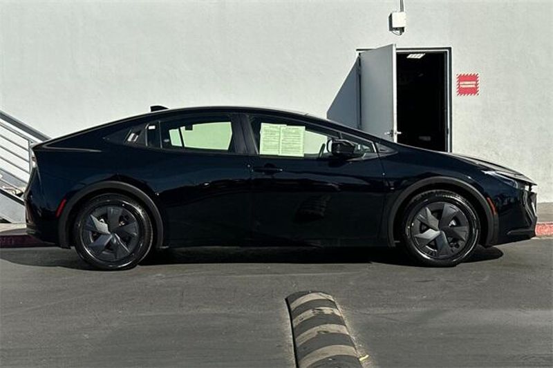 2024 Toyota Prius LimitedImage 3