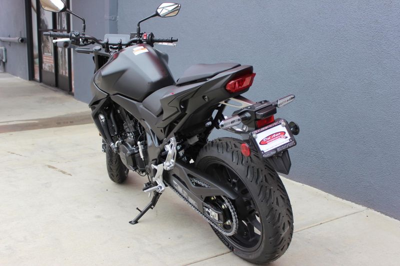 2025 Honda CB750 HORNET Image 6