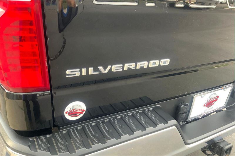 2023 Chevrolet Silverado 1500 LT photo 28