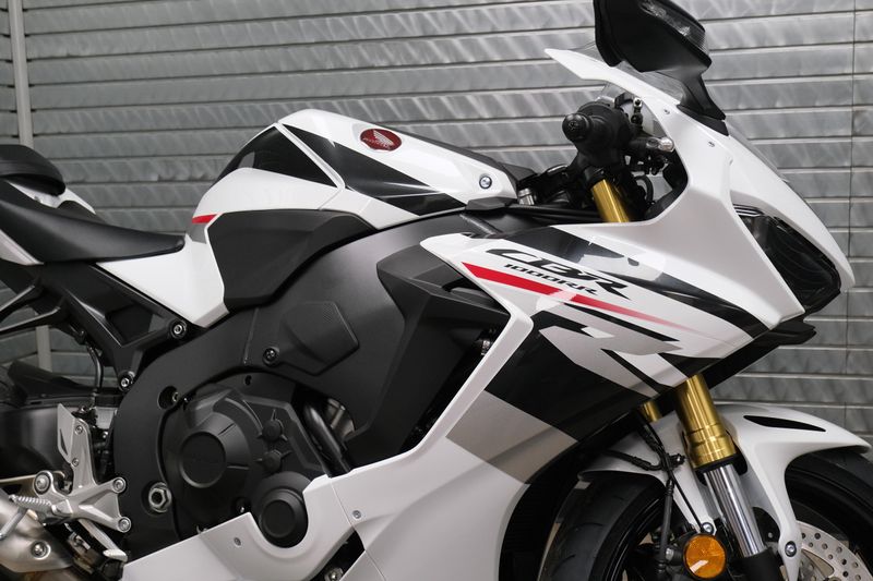 NEW 2027 HONDA CBR1000RR Image 9
