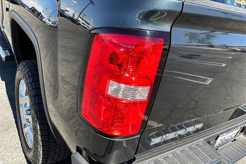Used 2017 GMC Sierra 2500HD DenaliImage 28