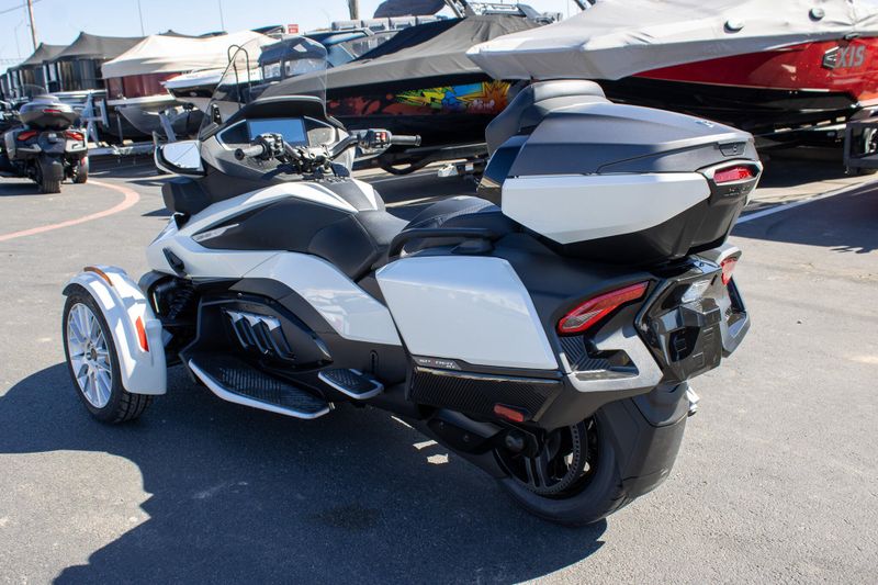 NEW 2026 CAN-AM SPYDER RT LIMITED Image 6
