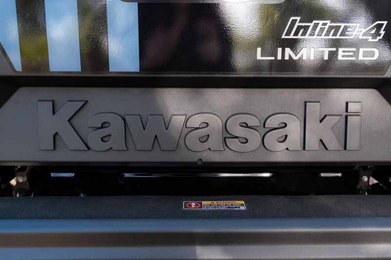 2025 Kawasaki RIDGE XR CREW LIMITED METALLIC BLUISH GRAY Image 14