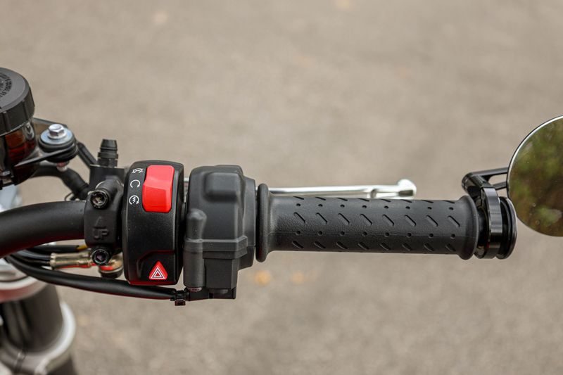 USED 2023 TRIUMPH SPEED TWIN1200 Image 25