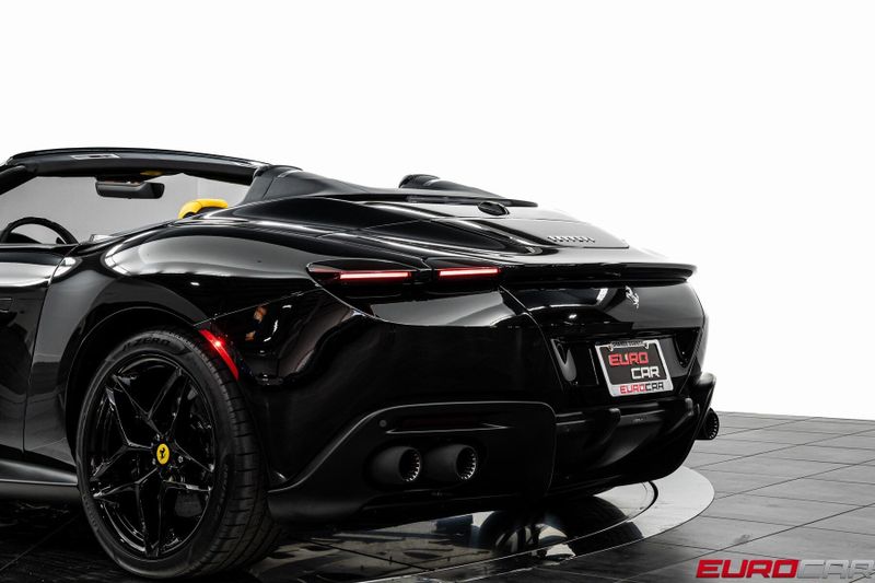 Used 2025 Ferrari Roma *FULL BODY PPF * CARBON FIBER LED STEERING WHEEL*Image 19