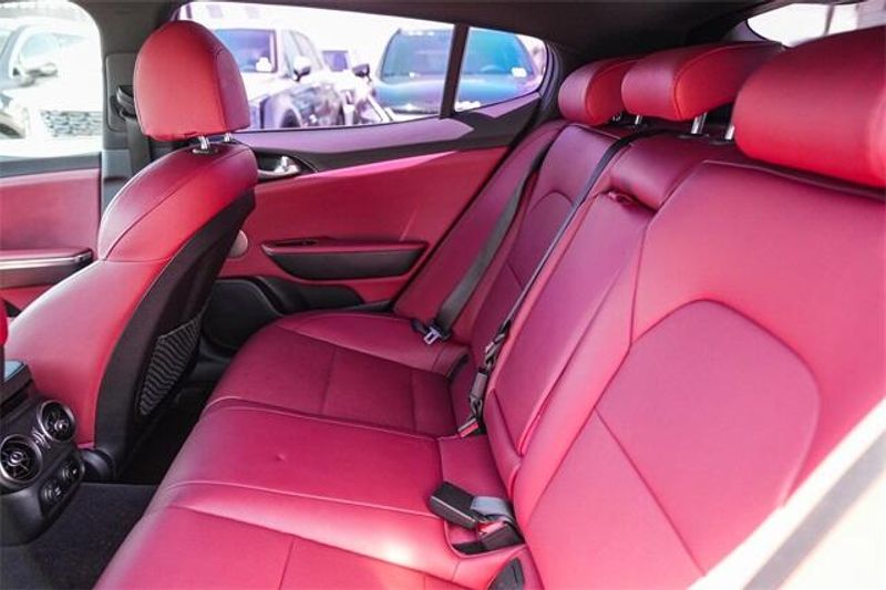 2022 Kia Stinger GT-LineImage 19