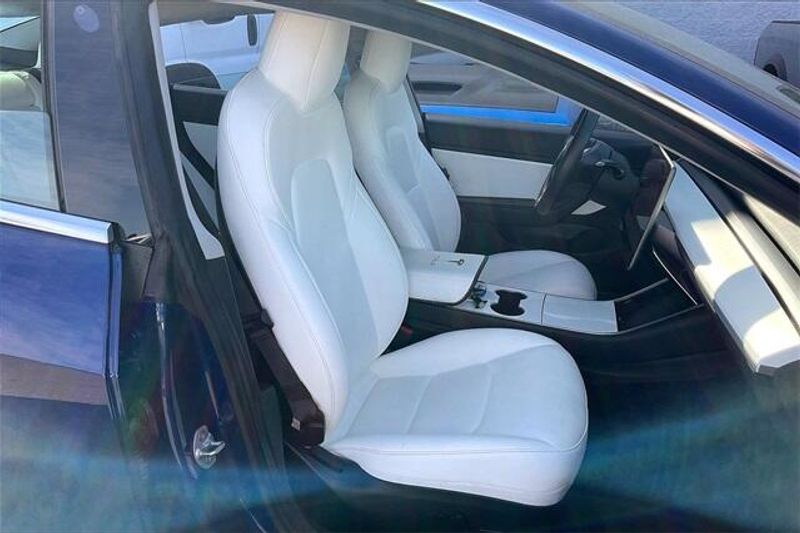 2018 Tesla Model 3 Long RangeImage 6