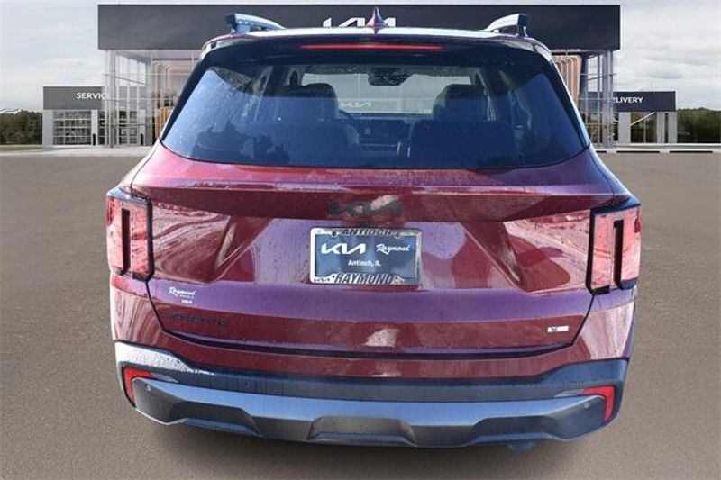 New 2025 Kia Sorento X-Line EXImage 4