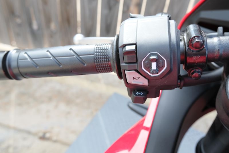 USED 2024 HONDA CBR650R ABS Image 26