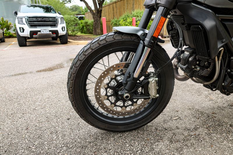 USED 2021 DUCATI SCRAMBLER 1100 Image 16